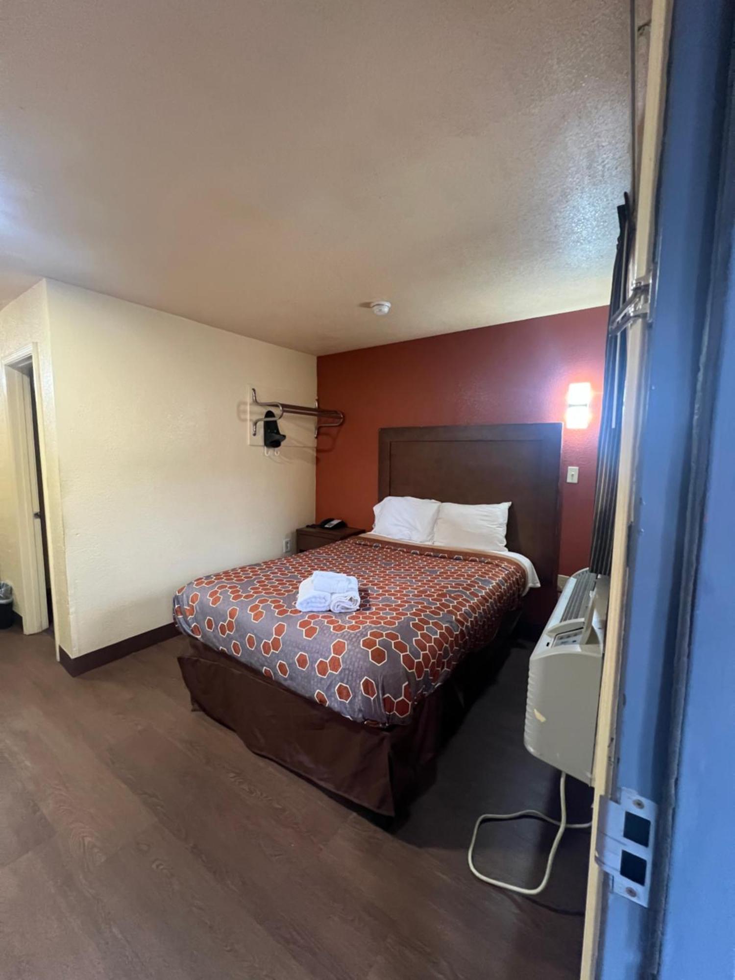 Rodeway Inn & Suites East New Orleans Exterior foto